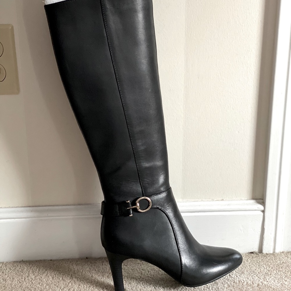 Bandolino Winter Boots ( brand new in box )